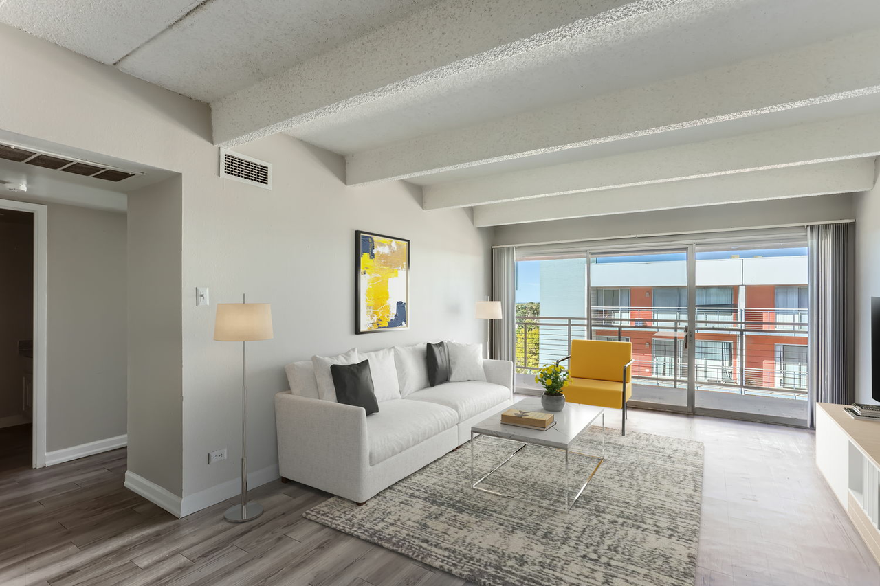 The Paramount - Photo 3 of 22