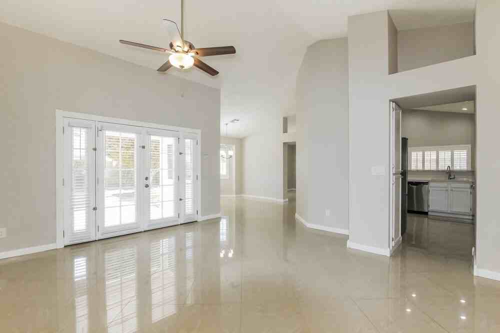 10801 W Morten Ave - Photo 3 of 16