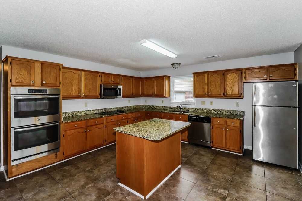 10208 Woodland Hills Dr - Photo 7 of 17