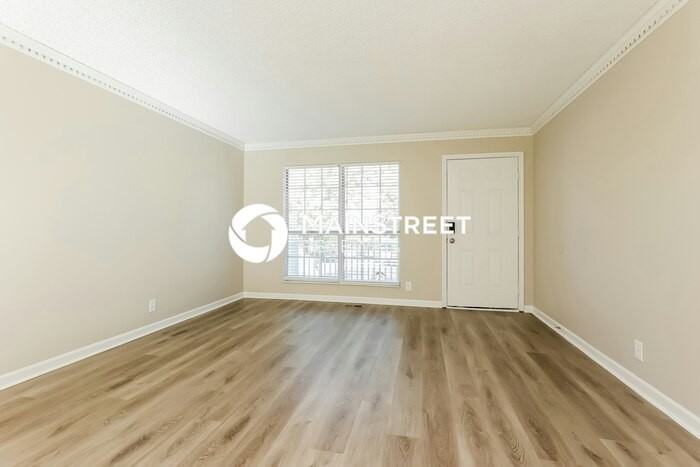 409 S Towne Ct - Photo 3 of 16