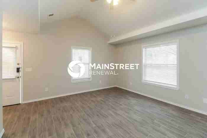 355 Trout St - Photo 3 of 16