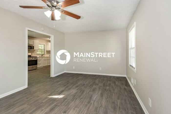 4010 Fennel Cir Sw - Photo 3 of 16