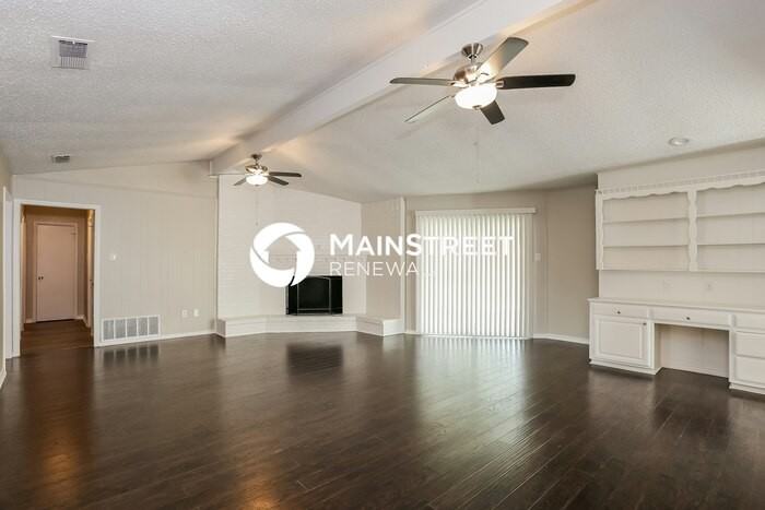 1108 Shadywood Ln - Photo 3 of 16