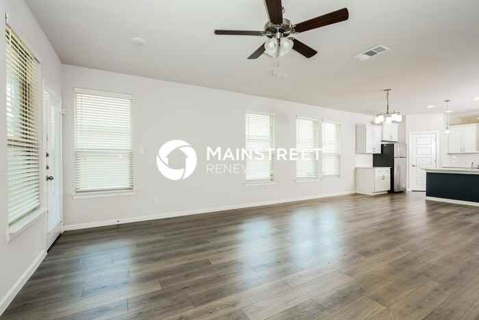 524 Hazeltine Rd - Photo 3 of 16