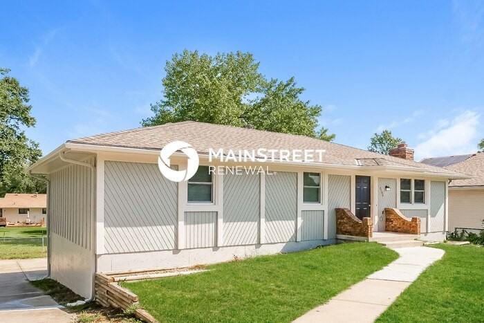 8706 Brenda Ln - Photo 3 of 17