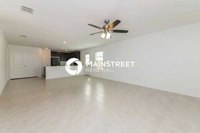 5733 Rockrose Ln - Photo 3 of 18