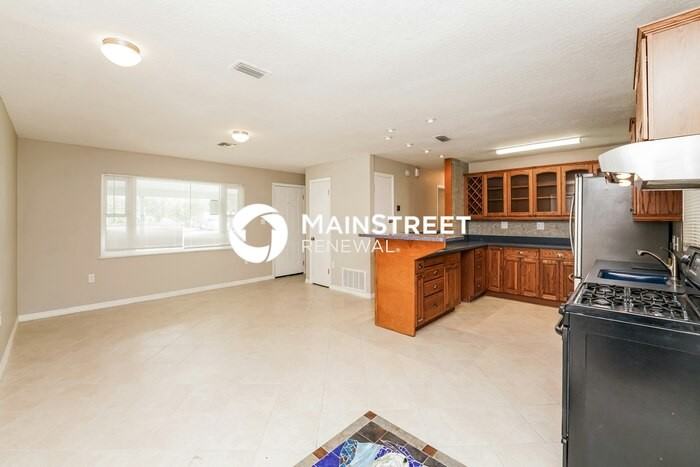 3285 Westwood Dr - Photo 3 of 16
