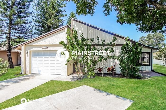 215 Bayhead Dr - Photo 3 of 16