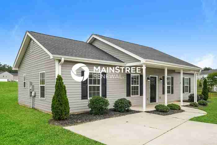 1021 Rockway Dr - Photo 3 of 16