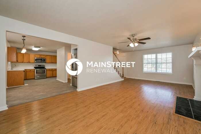 1398 Springview Cir - Photo 3 of 15