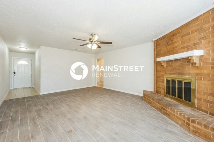 2722 Pebble Beach Dr - Photo 3 of 16