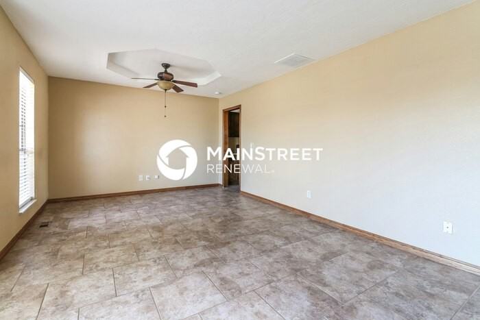 11017 Bluff Creek Dr - Photo 3 of 16