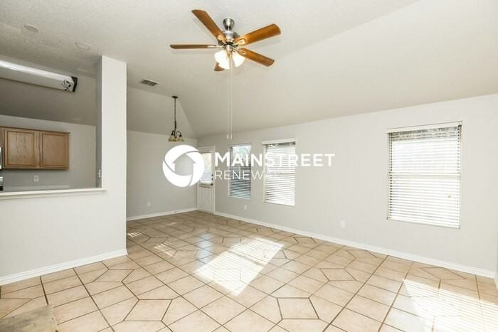 822 Langford Dr - Photo 2 of 16