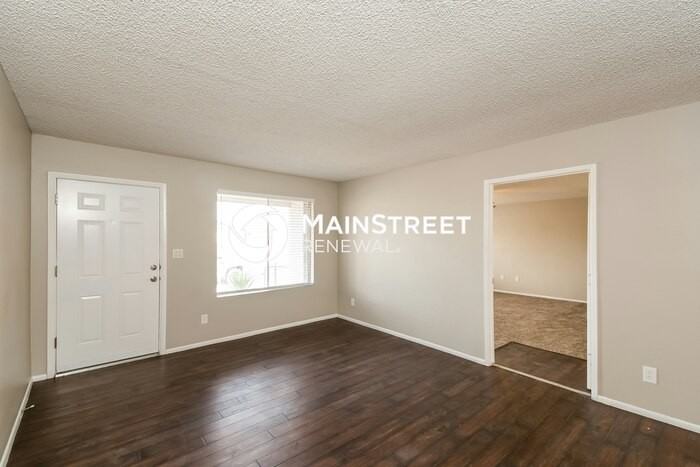 9401 N 63rd Dr - Photo 3 of 16