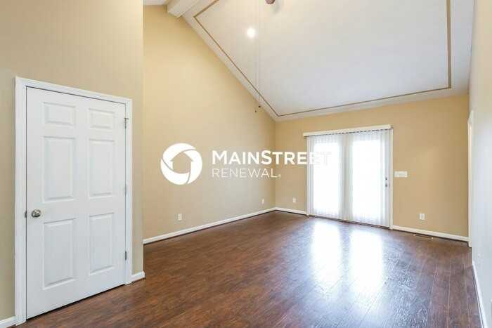 394 Tecumseh Dr - Photo 3 of 16
