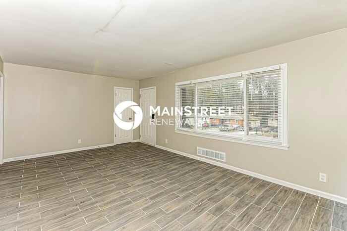 2703 Larkspur Dr Se - Photo 3 of 16