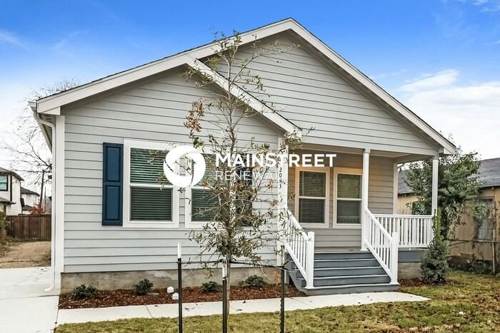 2043 Bayside St - Photo 3 of 16