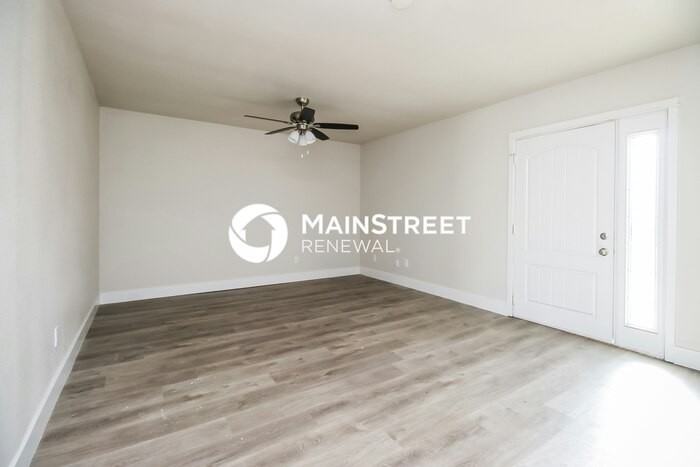 10411 W Devonshire Ave - Photo 3 of 16