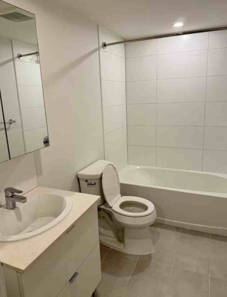 1045 Nelson St - Photo 5 of 14