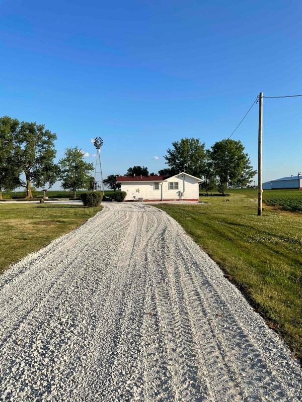 125 E Park St - Photo 4 of 33