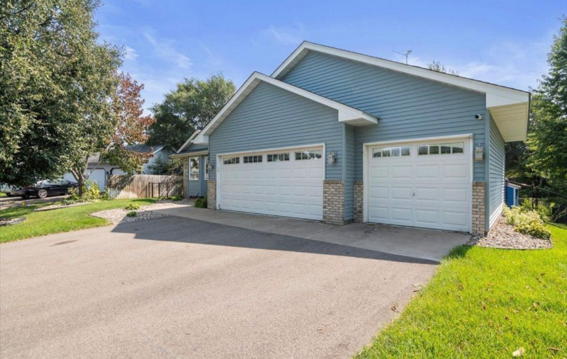 9673 Harrow Ct S - Photo 2 of 8