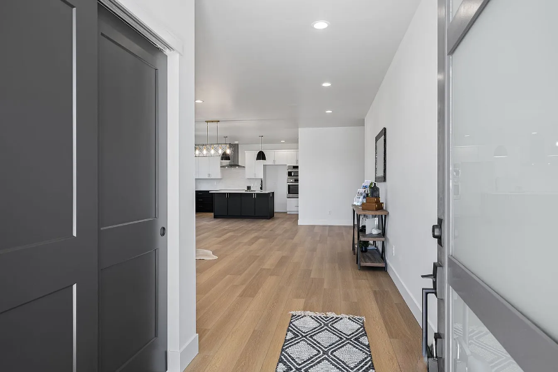 101 W Chinook Rd - Photo 3 of 20