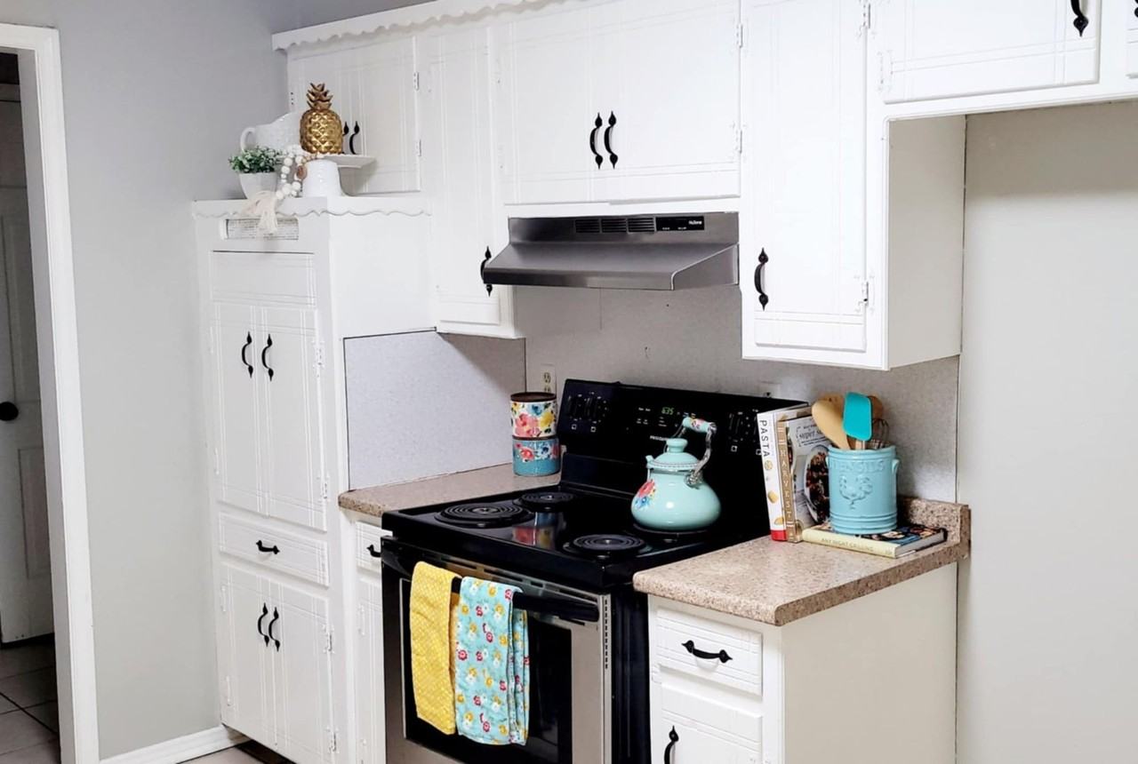 825 Eagle Dr - Photo 2 of 34