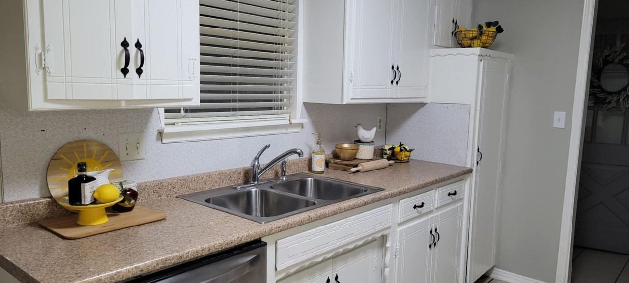 825 Eagle Dr - Photo 6 of 34