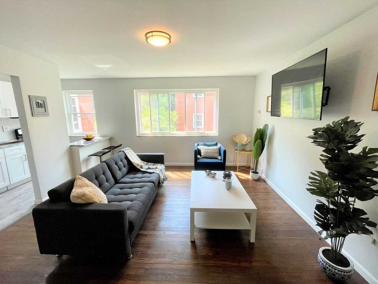 Oak Ridge Apartments - Photo 2 of 8