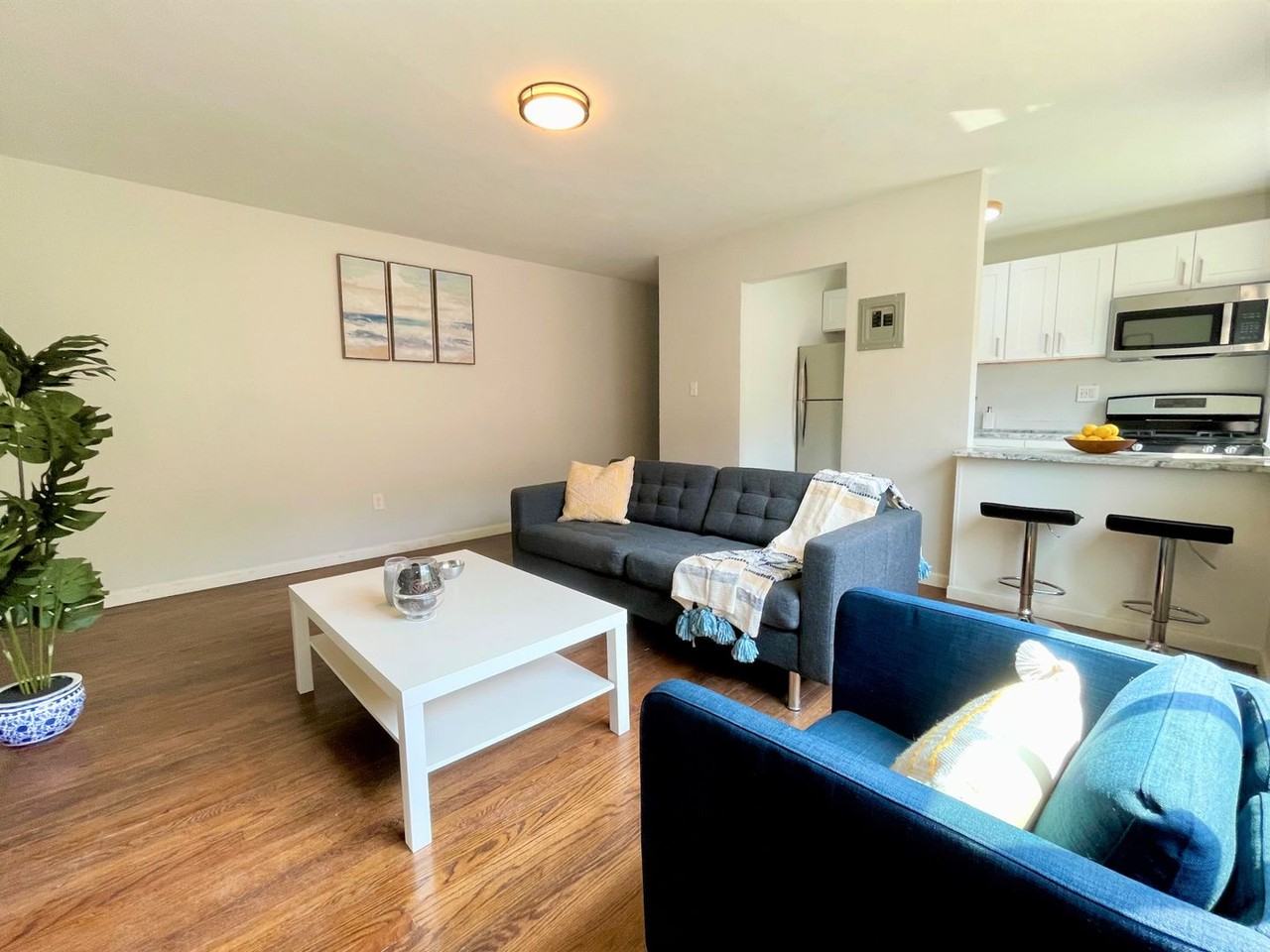 Oak Ridge Apartments - Photo 3 of 8