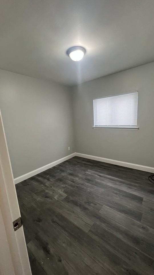 6889 Paige Avenue - Photo 7 of 9