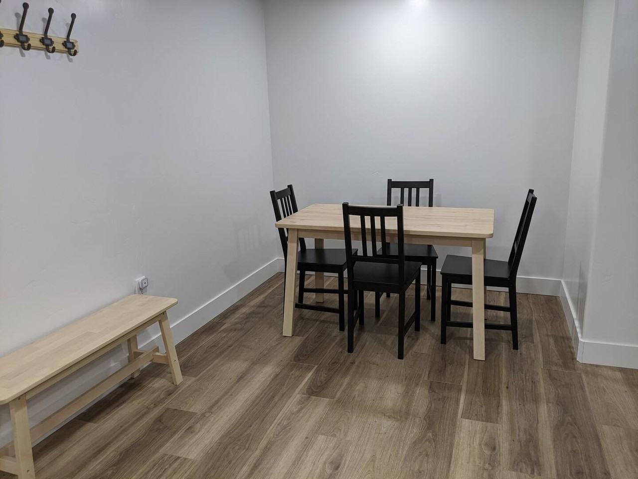 341 E 90 N - Photo 3 of 8