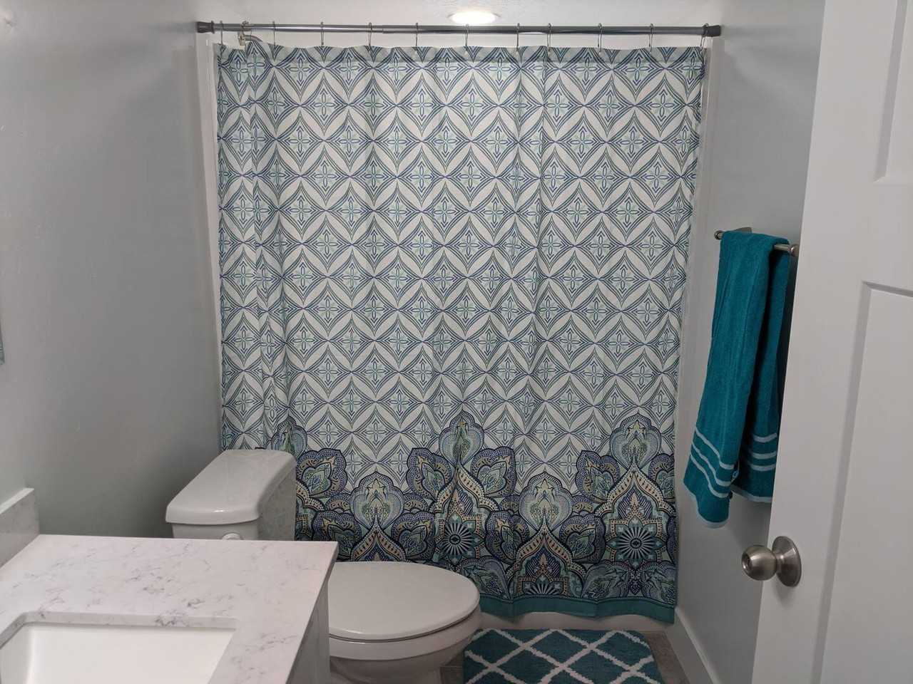 341 E 90 N - Photo 4 of 8