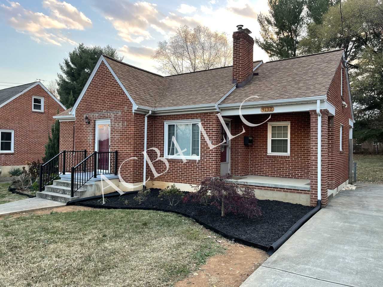 5132 Woodbury St Nw #NA - Photo 2 of 18