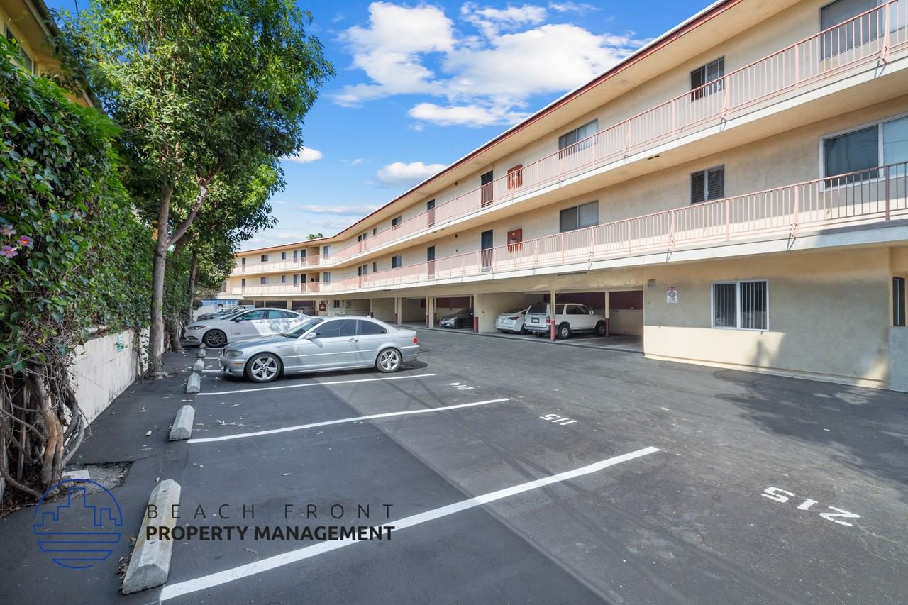 3320 Redondo Beach Blvd. - Photo 7 of 14