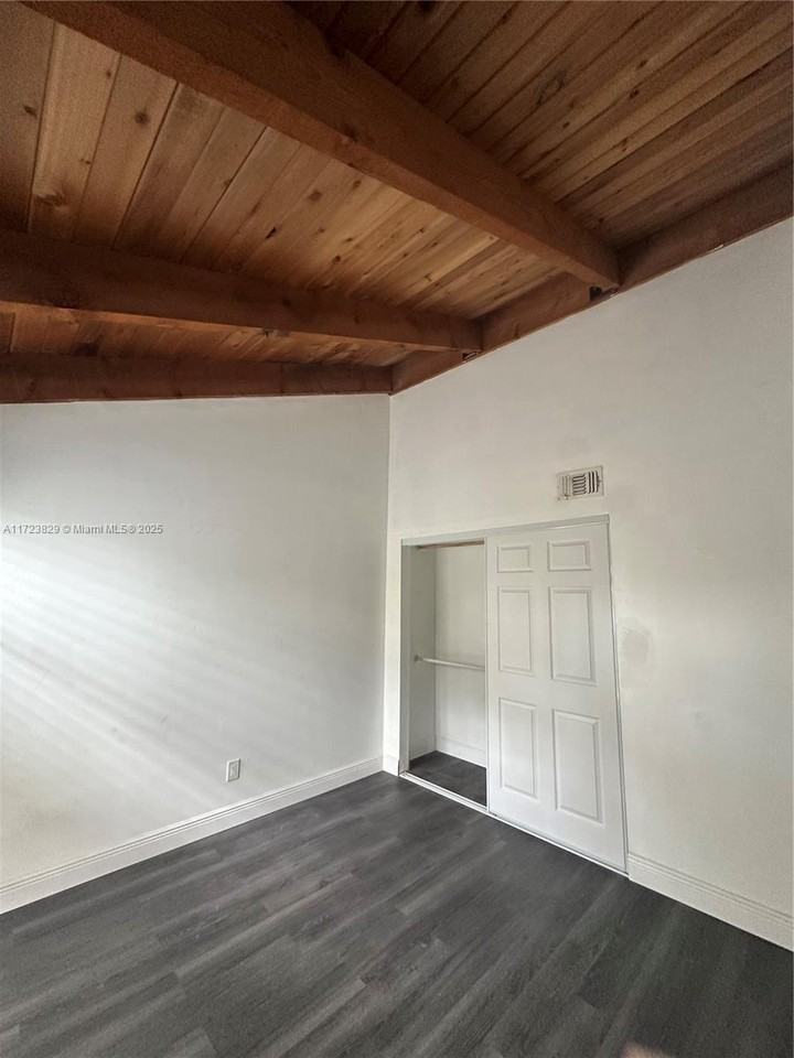 8045 Sw 21st Ct - Photo 3 of 8