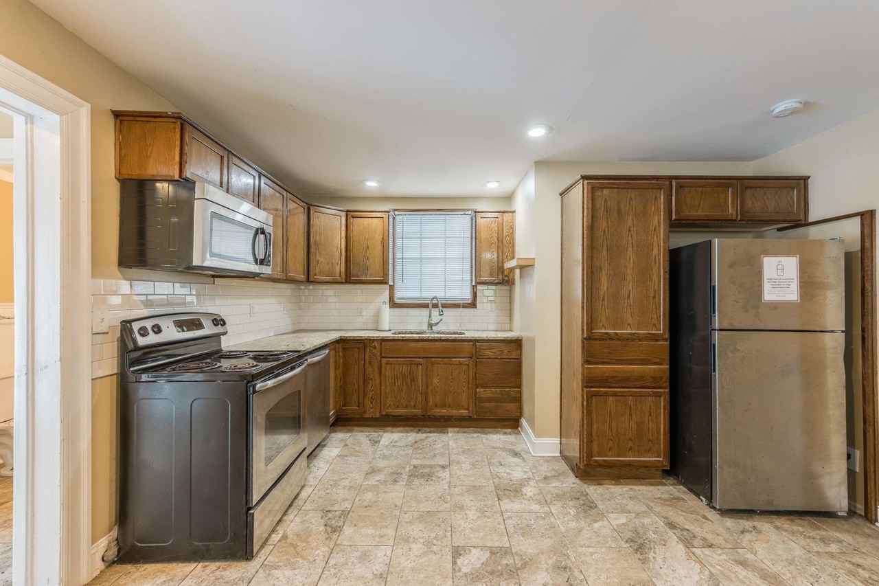 Harrison St - Photo 6 of 12