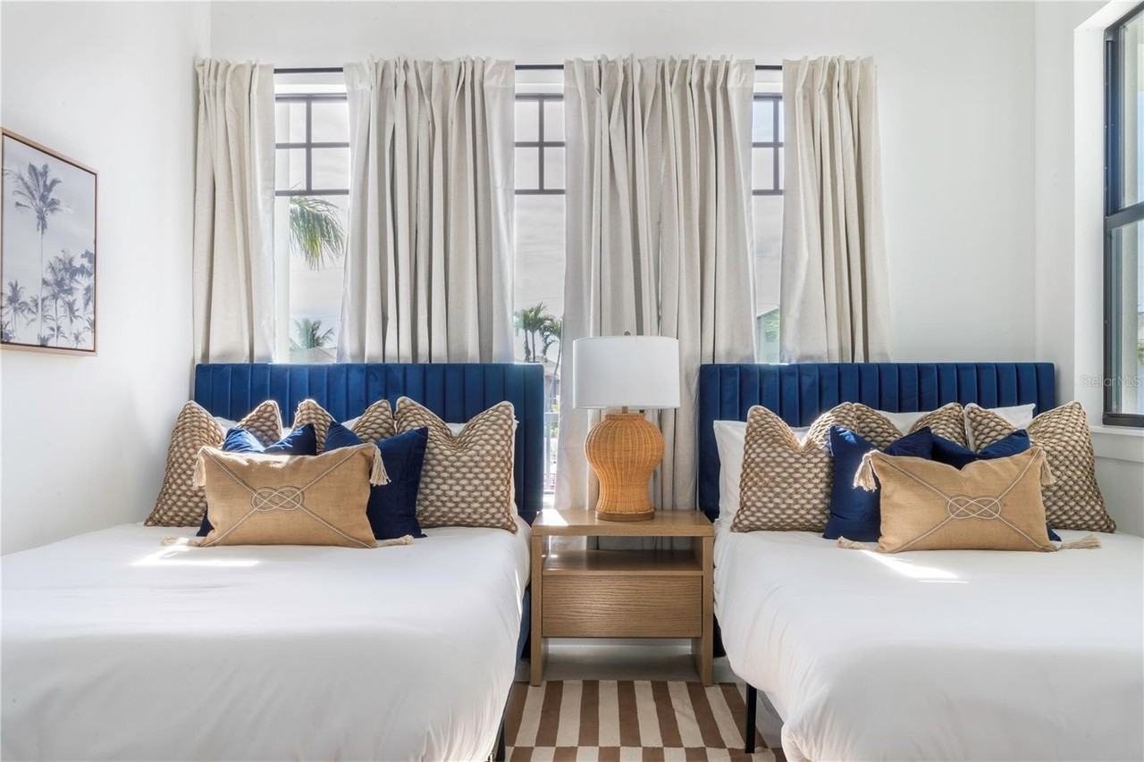 1412 Leland Way - Photo 5 of 43