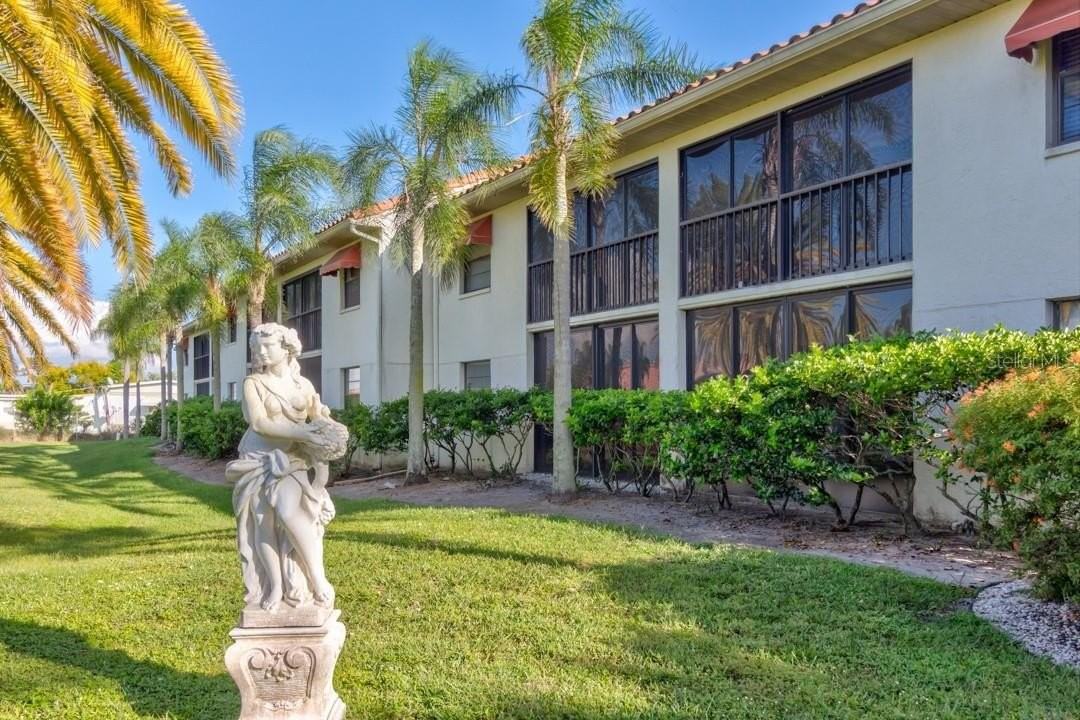 2275 S Mccall Rd #104 - Photo 2 of 34