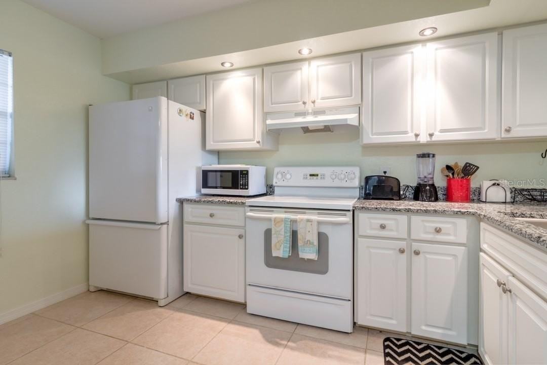 2275 S Mccall Rd #104 - Photo 7 of 34