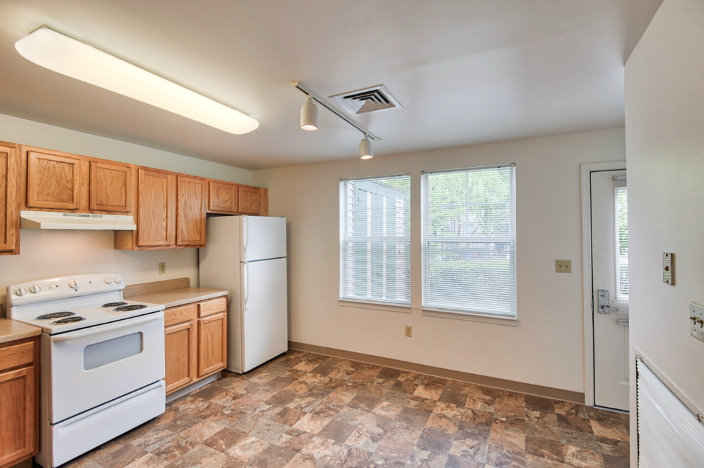 Oak Hill - Photo 3 of 12