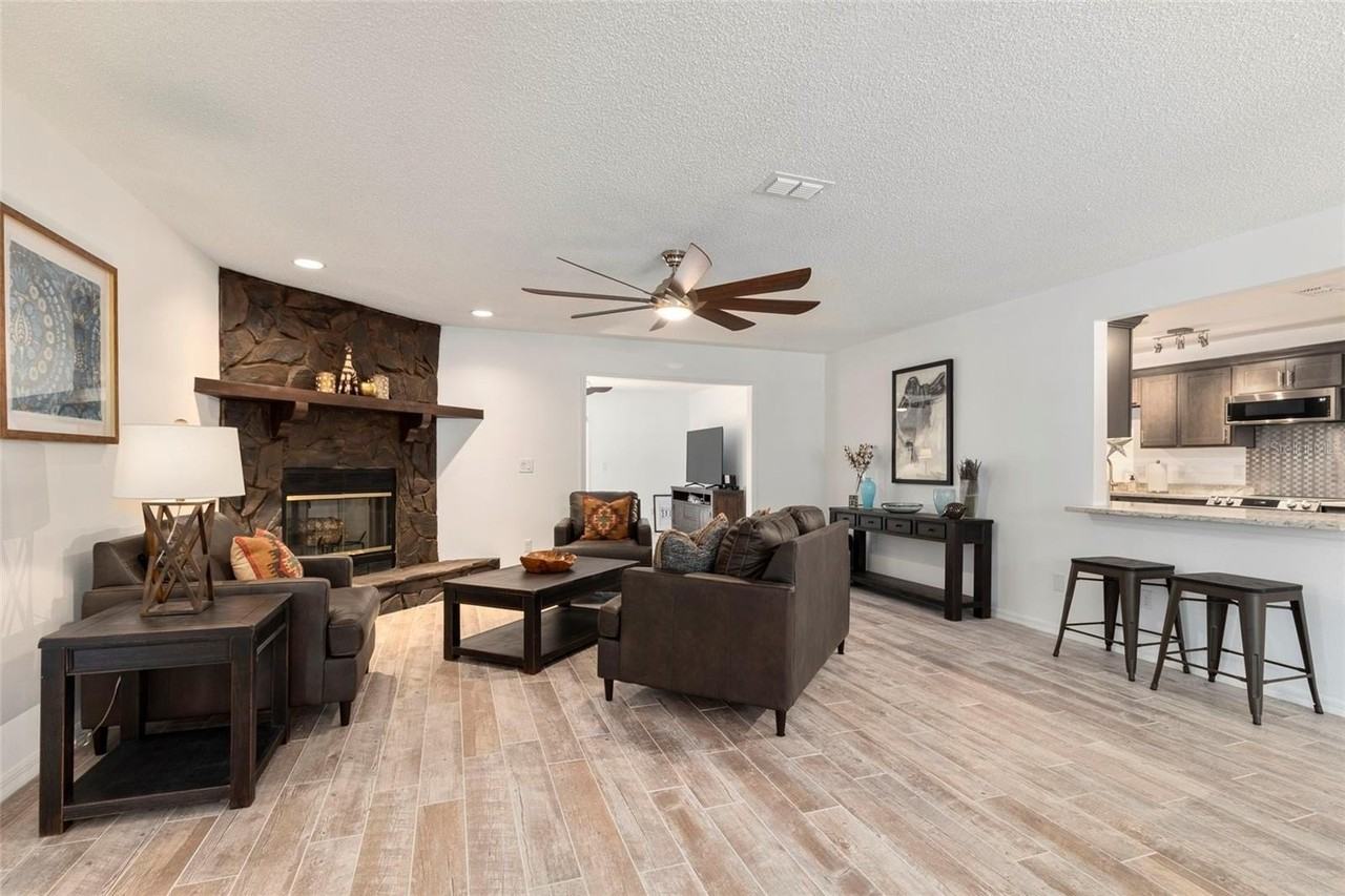 1900 Nw 73rd Ter - Photo 4 of 31