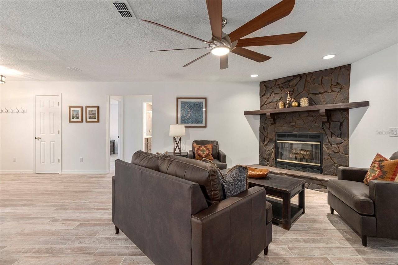 1900 Nw 73rd Ter - Photo 5 of 31