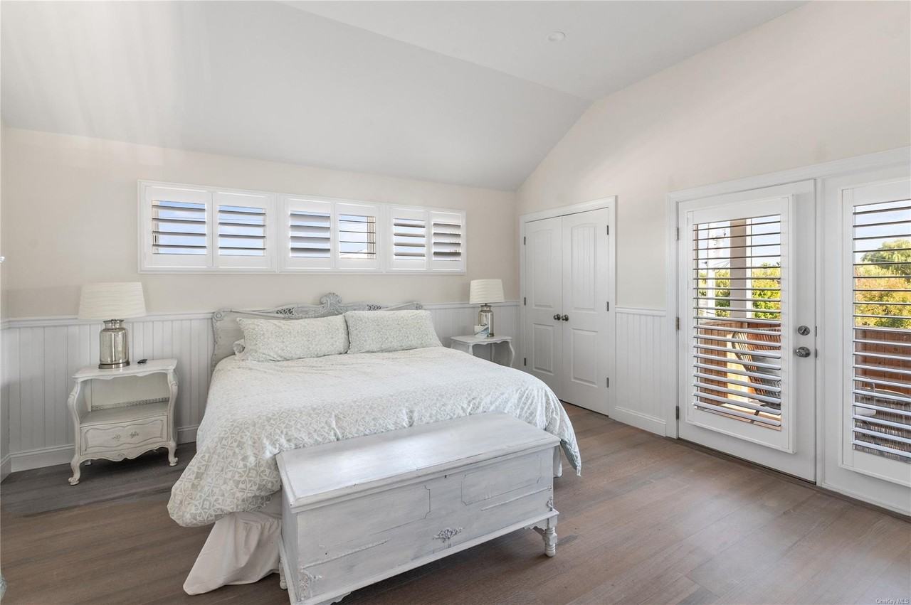 338 Surf Road - Photo 4 of 12