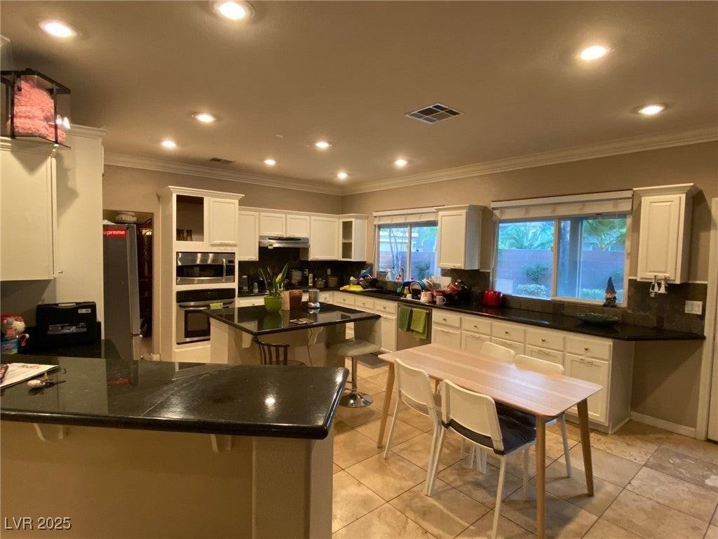 10117 Somerdale Ct - Photo 5 of 33