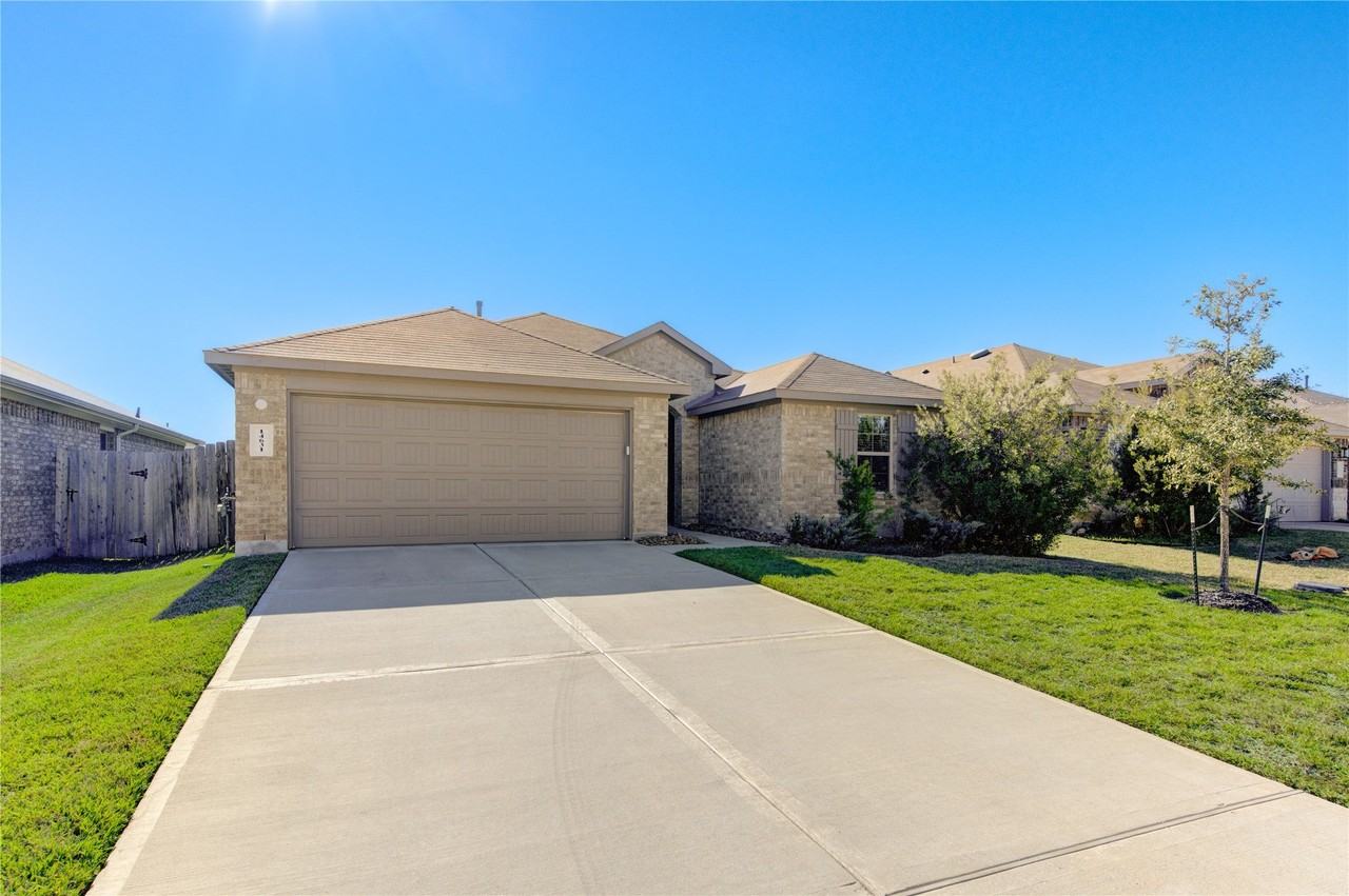 14631 Blackbrush Mnr - Photo 2 of 41