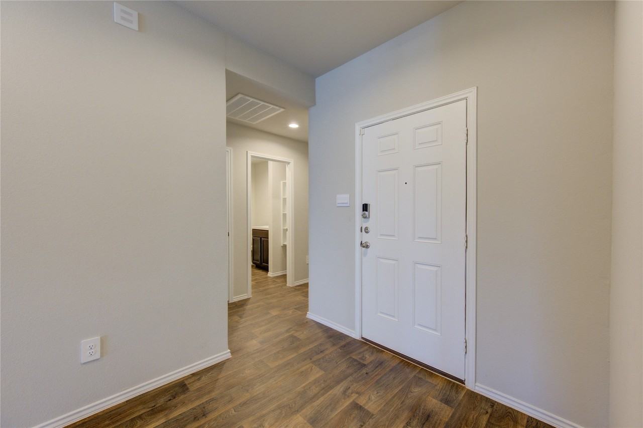 14631 Blackbrush Mnr - Photo 4 of 41