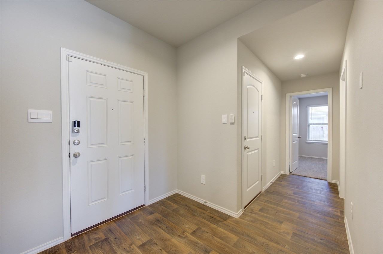 14631 Blackbrush Mnr - Photo 5 of 41