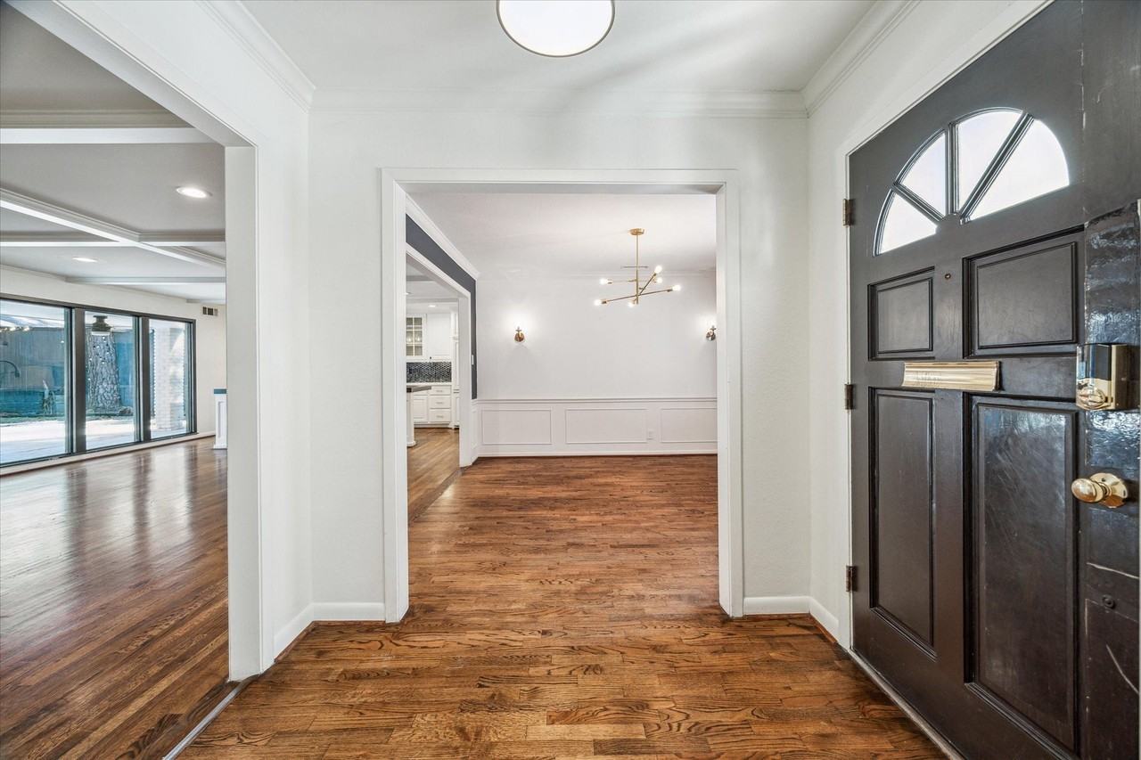 10014 Sugar Hill Dr - Photo 4 of 31