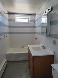 5 Storrs St ##1 - Photo 3 of 6